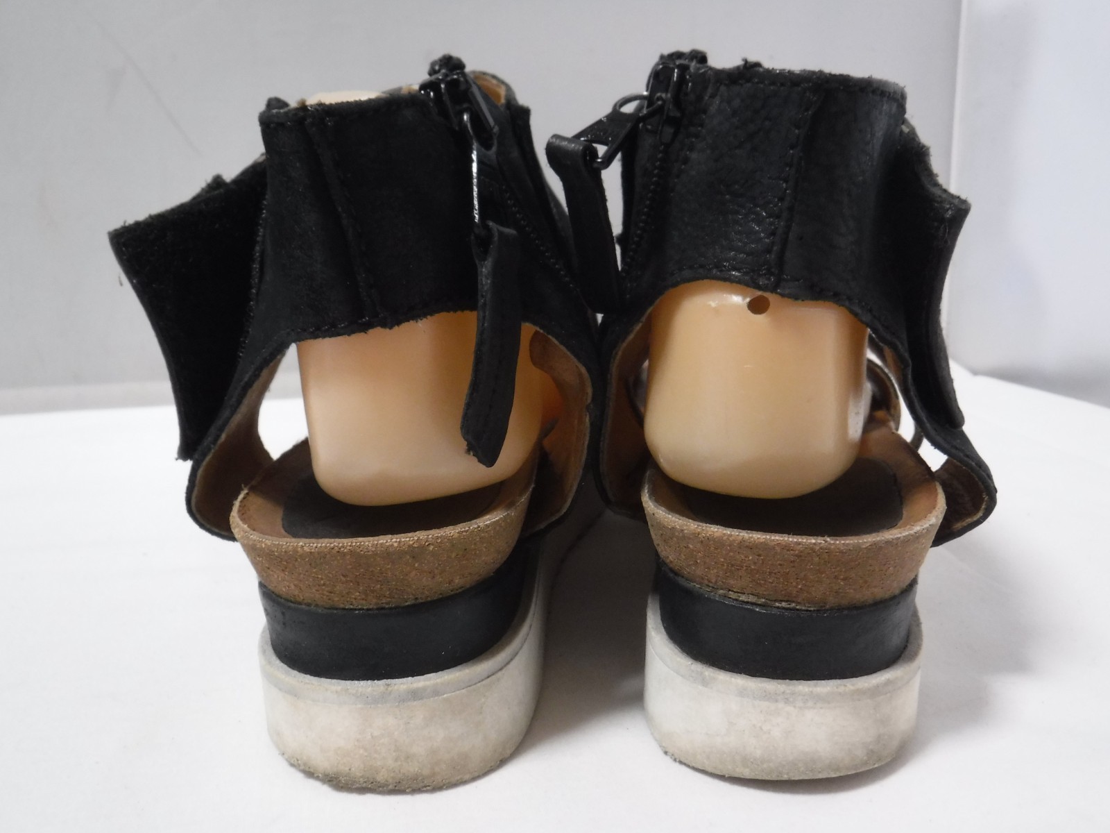 PF2 Women’s MIZ MOOZ Samantha Black Strappy Platform Chunky Sandals Sz 39 US 8