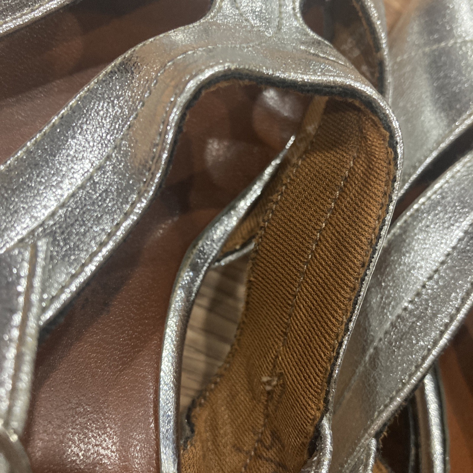 King’s Exquisite Footwear Scranton Faux Leather Silver Color Sandals Size 8.5