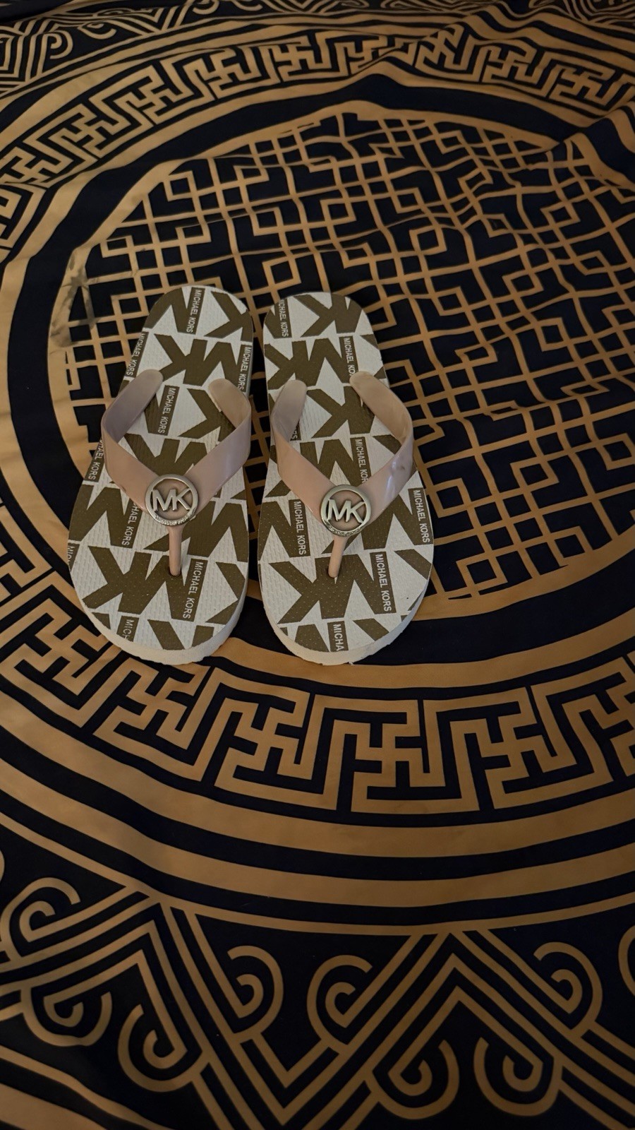 Michael Kors Women’s Logo Flip Flop Sandals Size 6 White Gold Blush Slip On