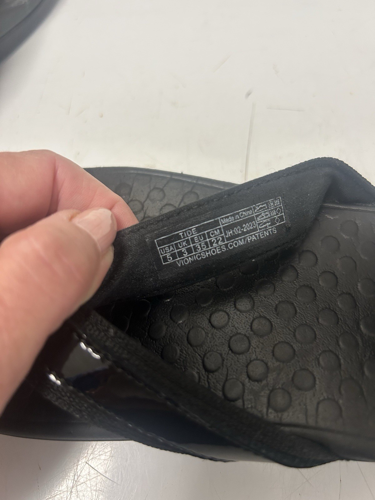 Women’s Vionic Tide Sz 5 All Black Orthotic Flip Flop Sandals Arch support