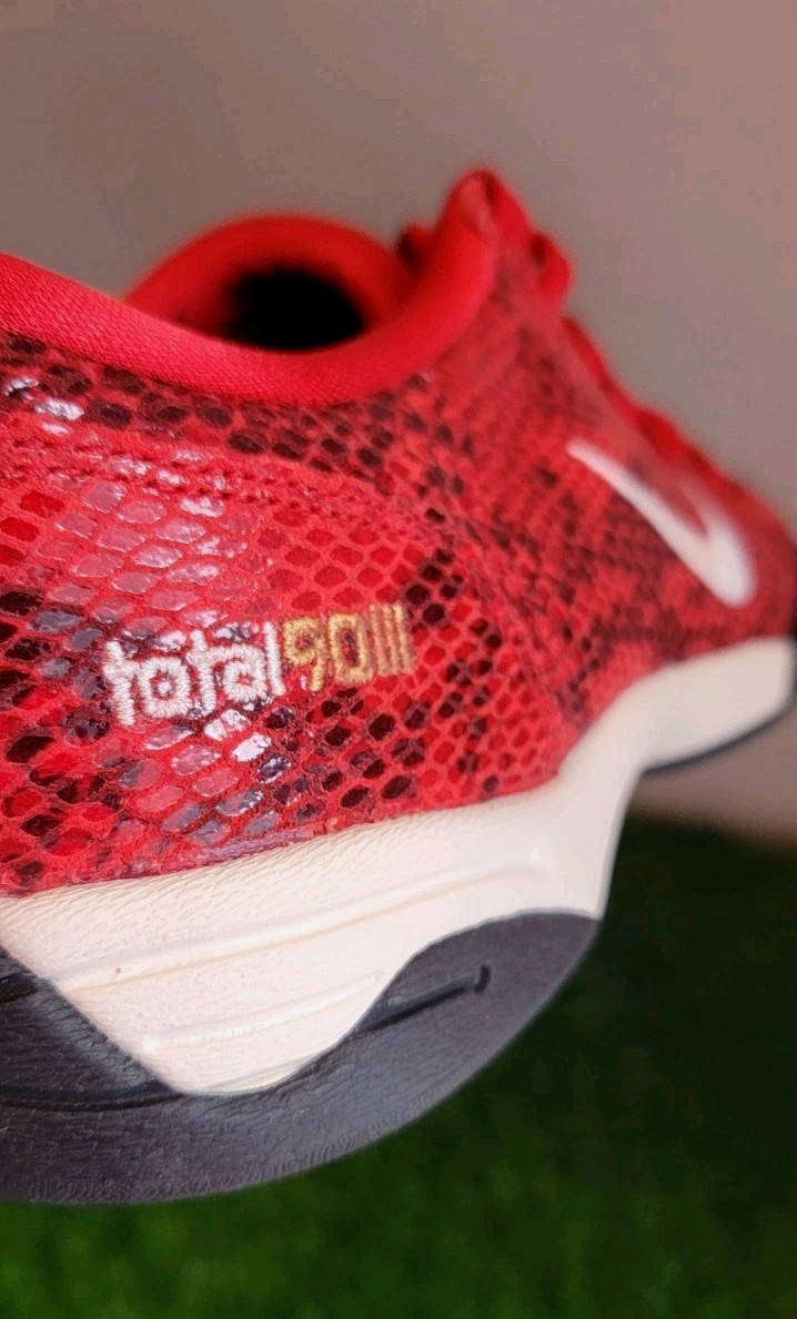 Nike Total 90 SE Fire Red Snakeskin Women’s Size 8 Indoor Soccer Shoe IB4204-600