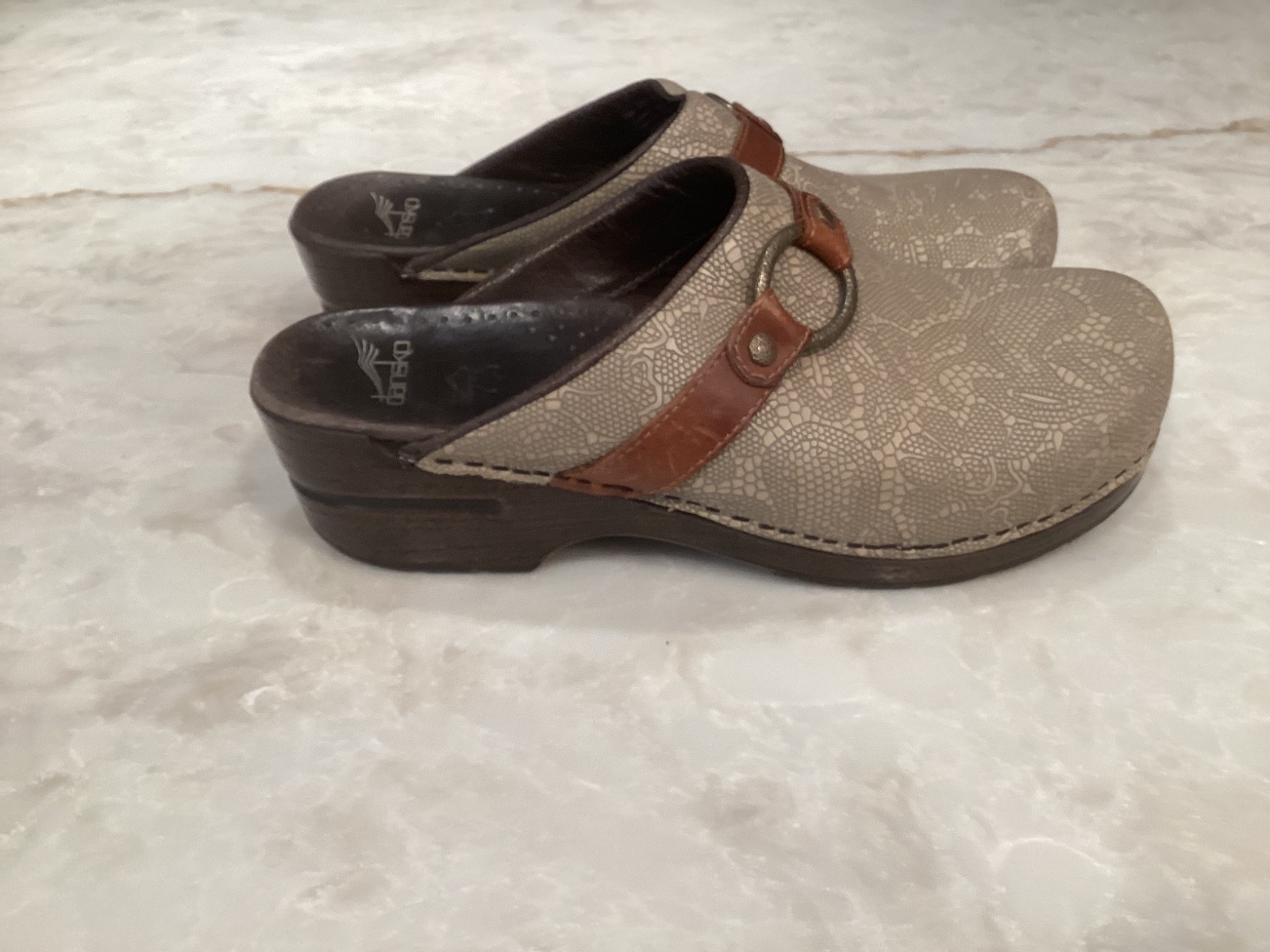 DANSKO Shandi Open Clogs Shoes Taupe Lace Nubuck Leather Womens 9-9.5 EU 41