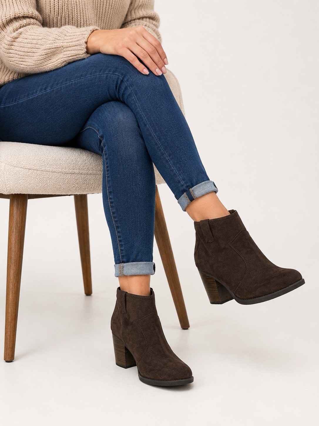 Soda Women’s Ankle Boots Booties Block Heel Dark Brown Faux Suede Size 8 EUC