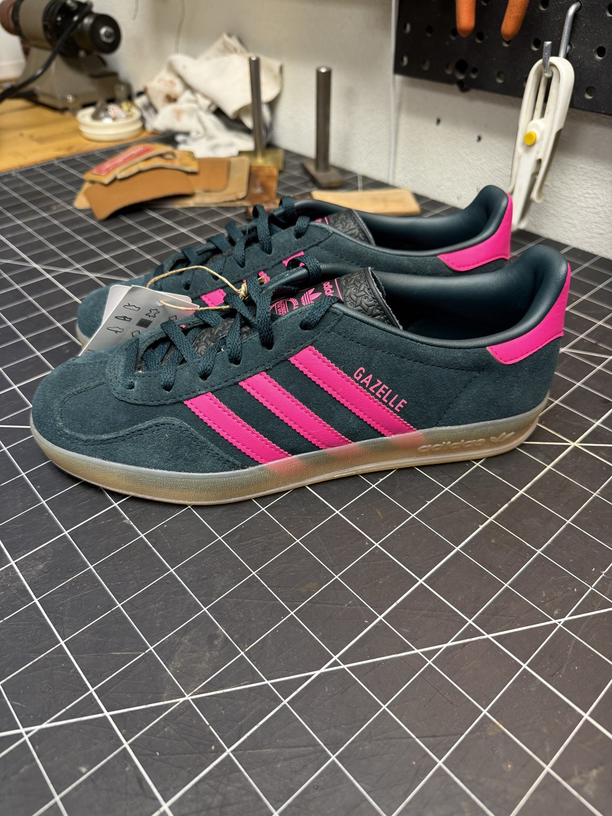 adidas Gazelle Indoor W Suede Low Top Sneakers Aurora Ivy Pink Green JS1416