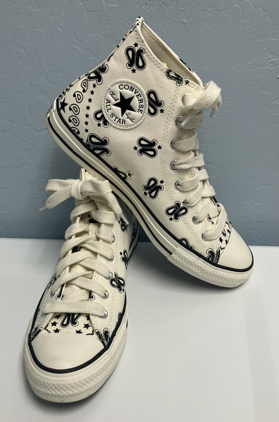 Converse All Star Black and White Customized High Tops Men’s 9 Chunky Laces New!