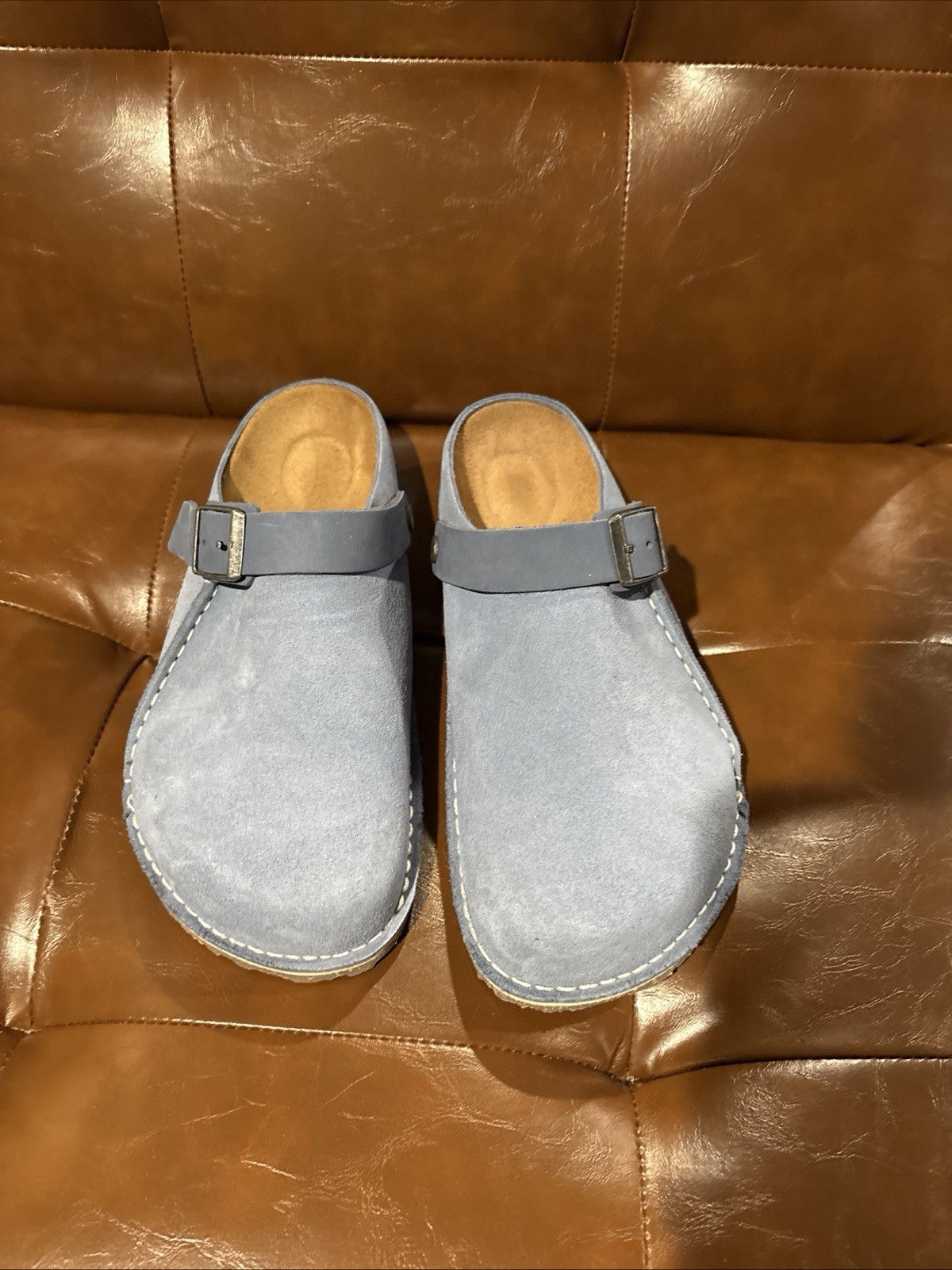 BIRKENSTOCK PREMIUM LUTRY MEDIUM/NARROW WIDTH UNISEX CLOGS WITH BACKSTRAP SUEDE