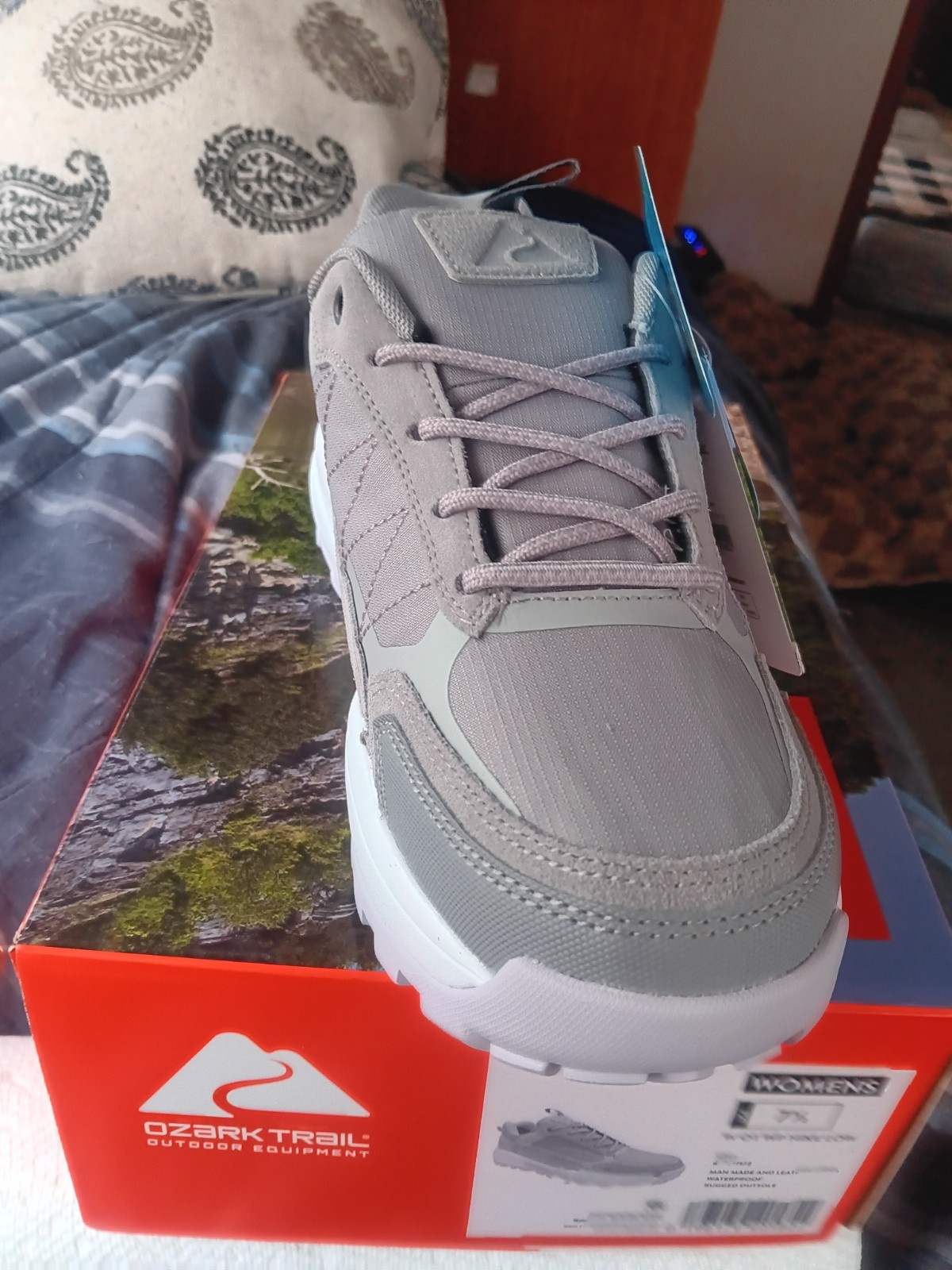 NEW Ozark Trail Womens Shoes Sz 7.5 Lace Up Low Hiker Sneakers Shoe Waterproof