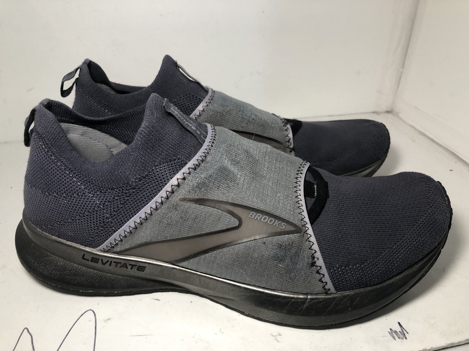 Brooks Womens Levitate 4 LE Gray Pink Slip On Running Shoes Sneaker Sz 10