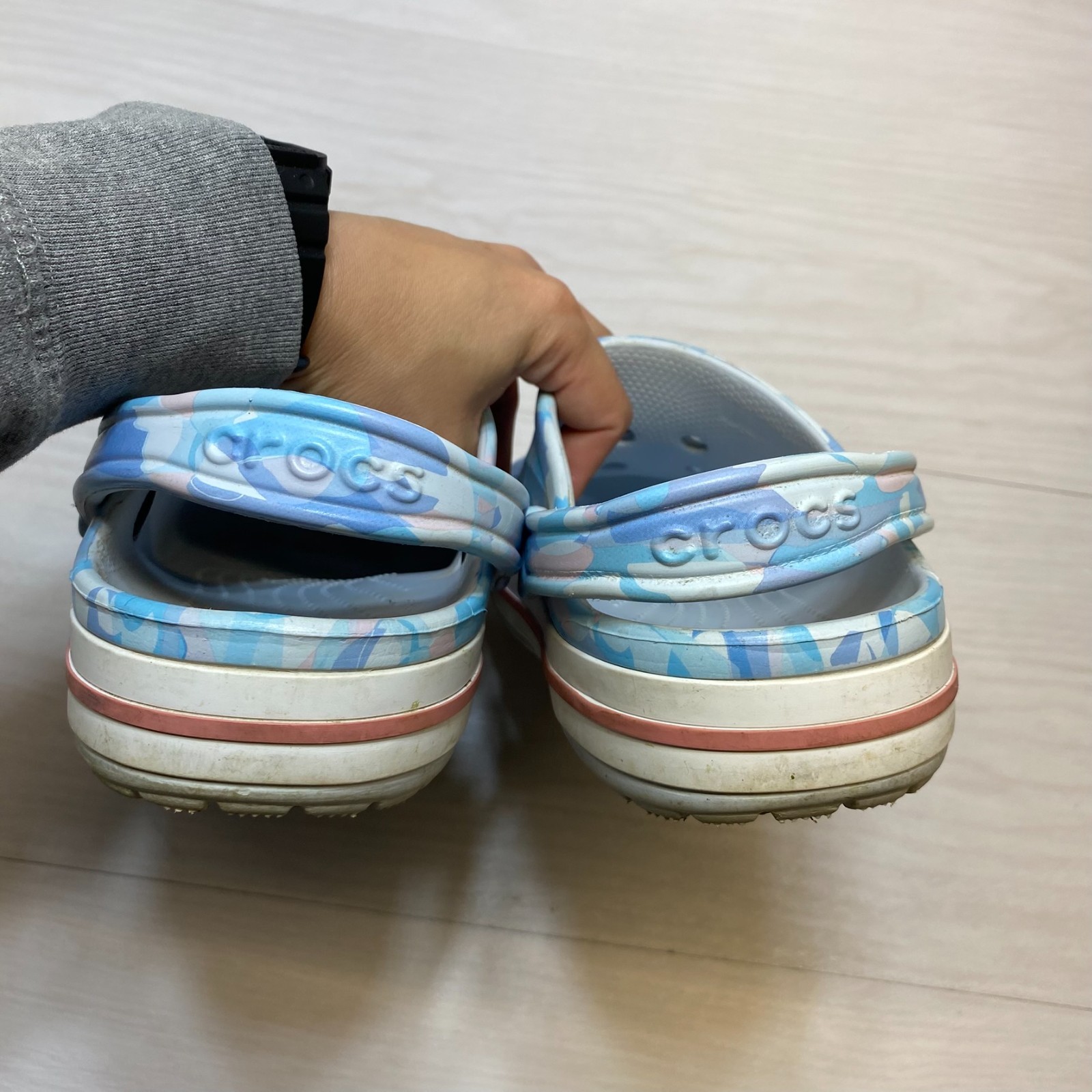 Crocs Bayaband Bubble Camo Clogs Women’s Size 9 Blue Round Toe Slip On Comfort