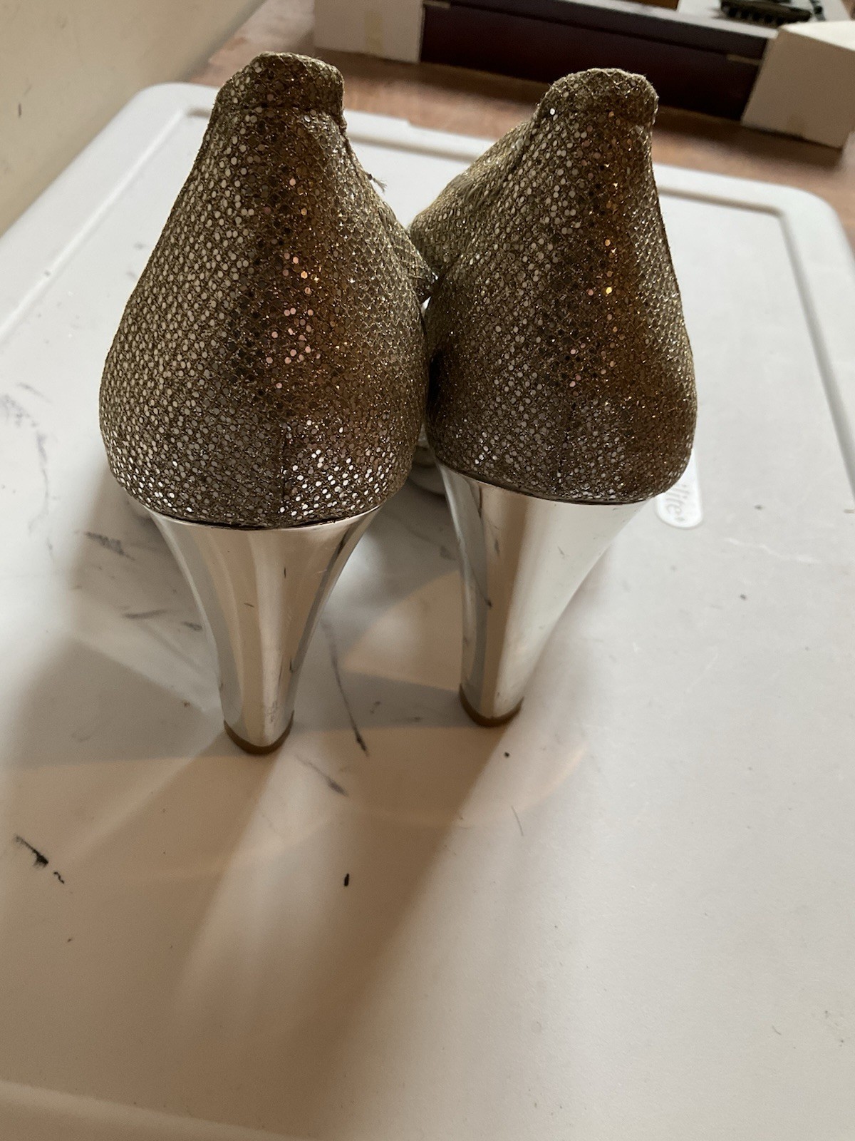 Michael Kors Berkeley T strap stiletto sandals silver shiny glitter 10 M zip