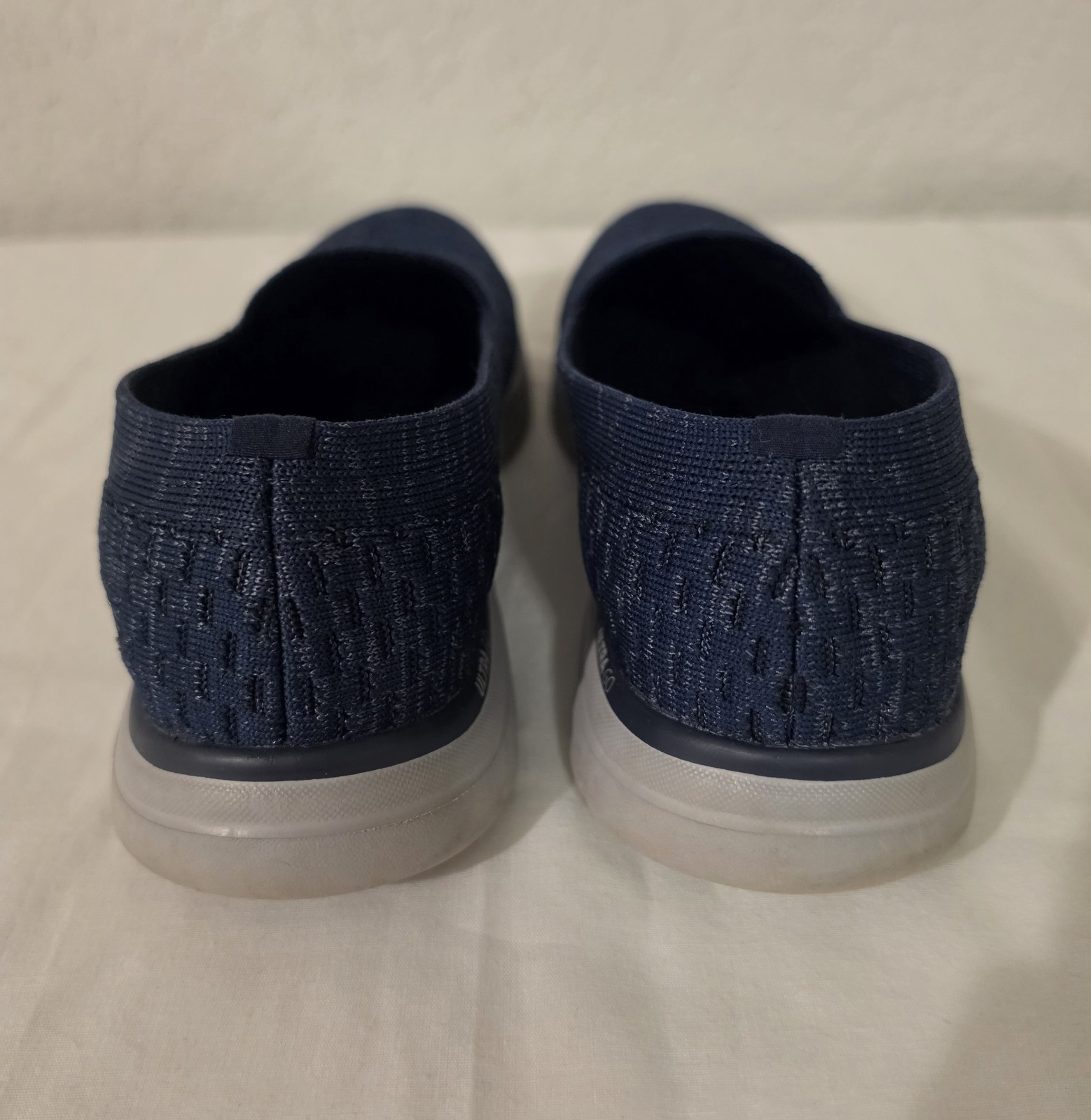 Skechers GOwalk Slip-On Sneakers Women 8.5 Navy Knit Air Cooled Goga Mat Comfort