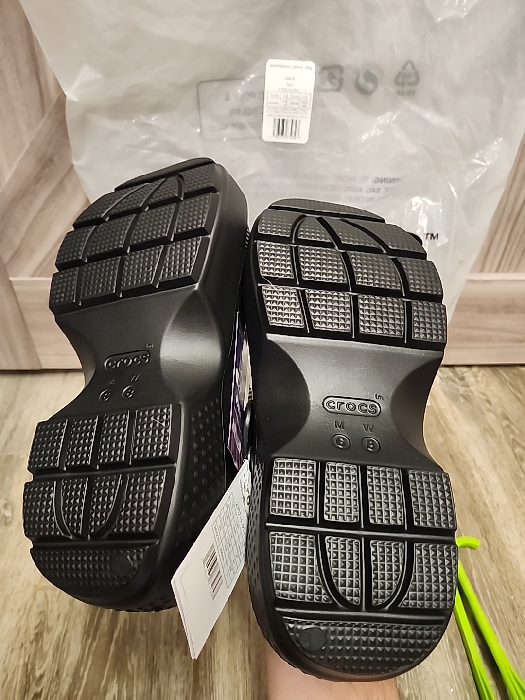 WEDNESDAY ADDAMS X CROCS STOMP CLOGS NWT NEW IN BAG Size W8 / M6