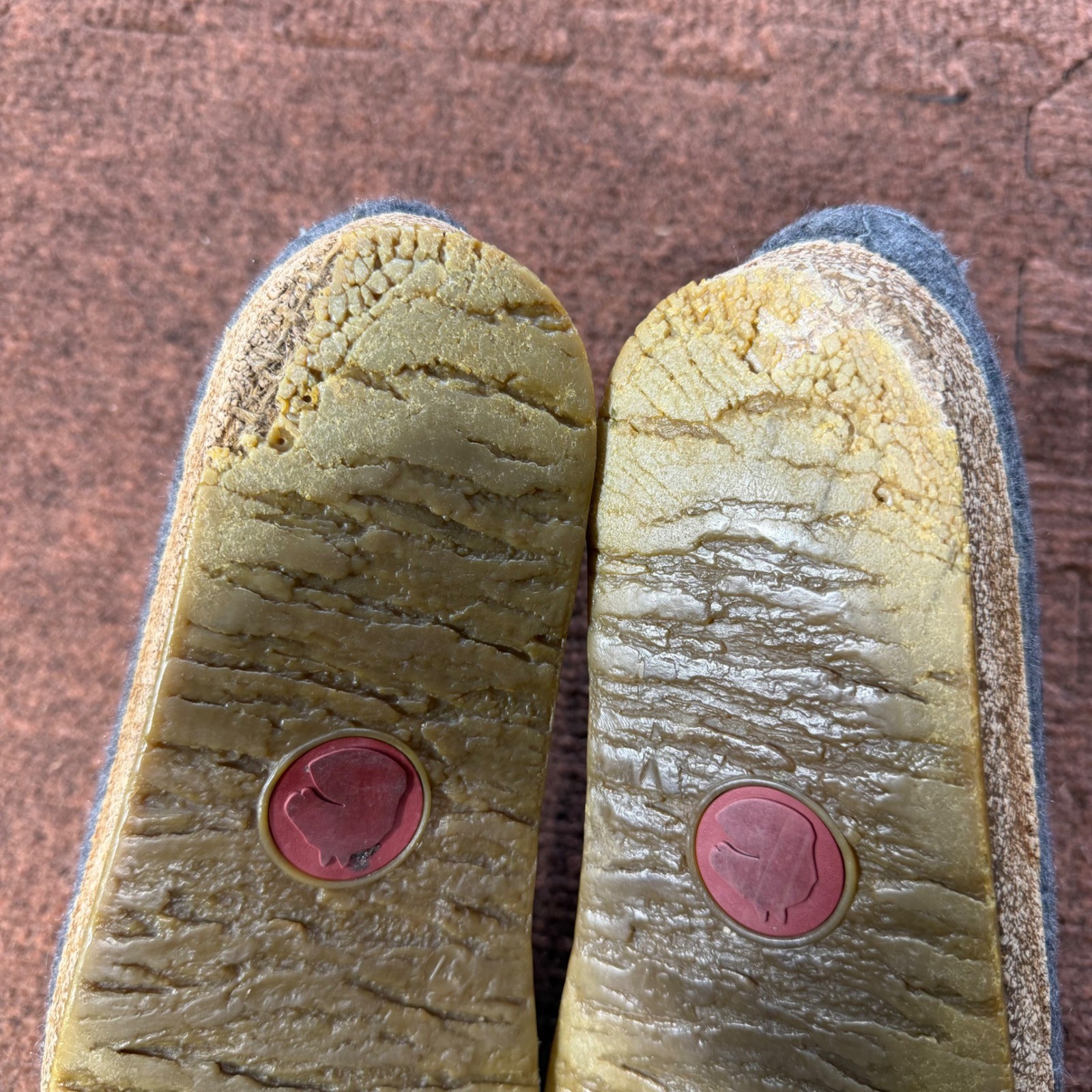 B- Haflinger Gray Boiled Wool Leaf Embroidered Clogs Slippers Womens 7.5 EU 37