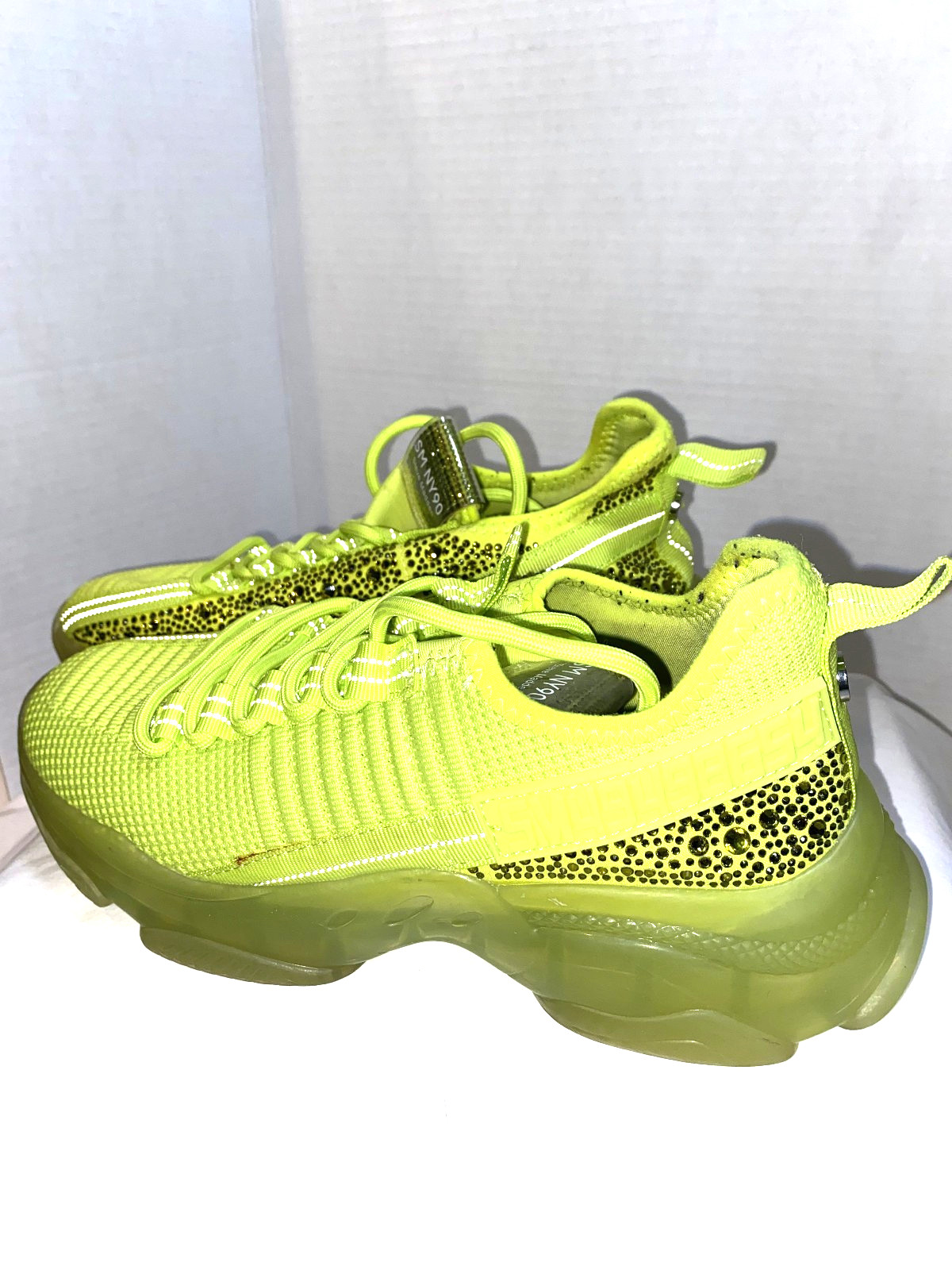 SZ 9 1/2 Steve Madden NY90 Neon lime Bejeweled Maxima Lime