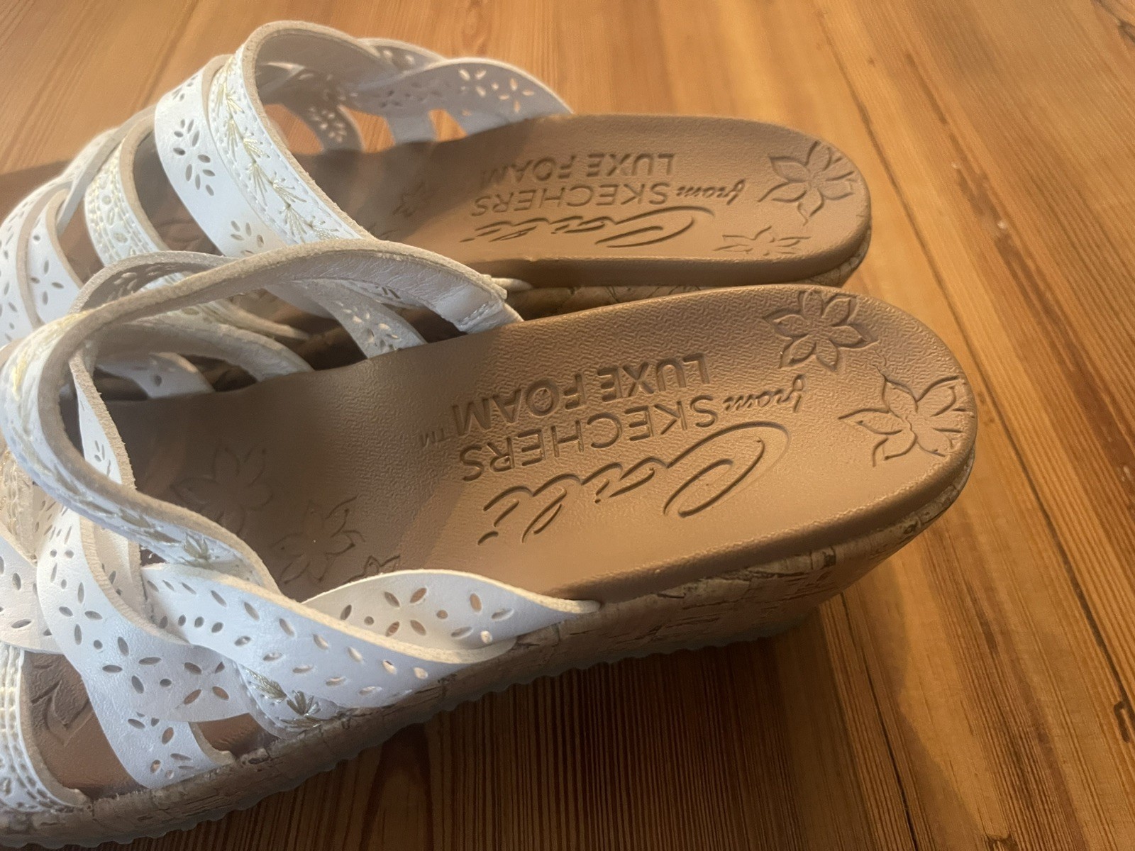 Skechers Beverlee Posse Wedge Women’s Size 8 Strappy Sandals New No Box