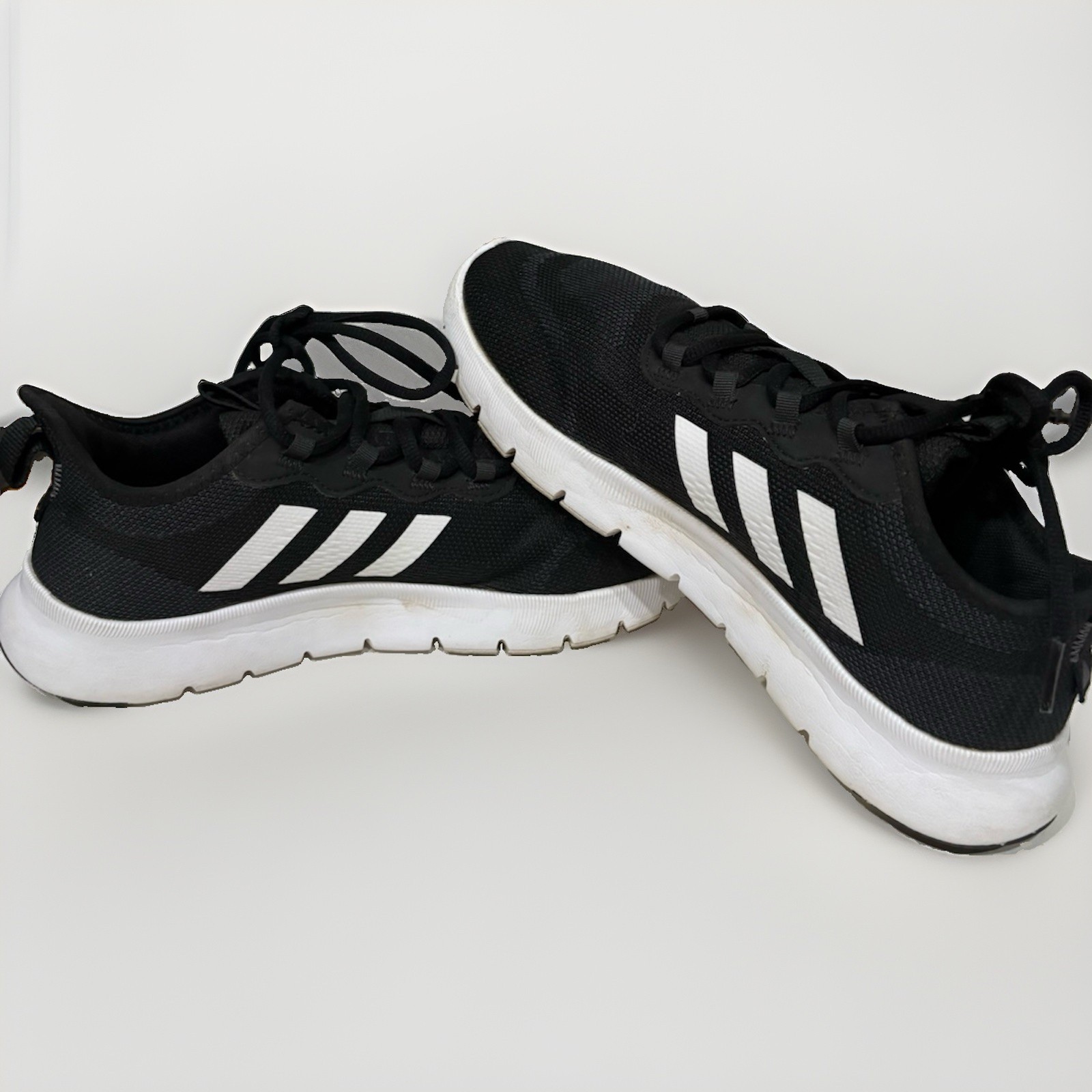 adidas Women Black/White Low Top Lace up Nario Sneakers Activewear Casual