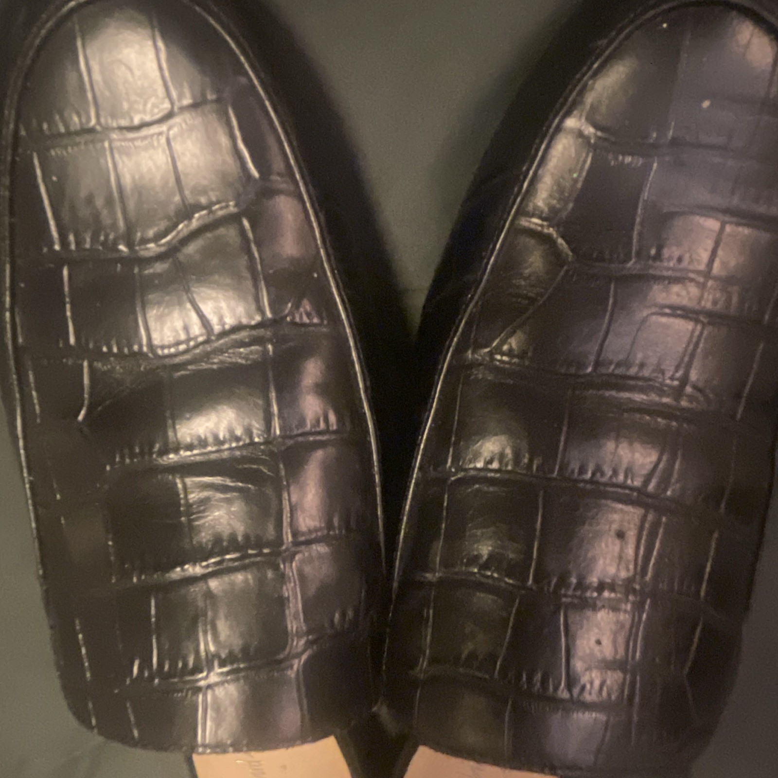 Women’s Black Croc Embossed Slip-On Loafer Flats Closed Toe