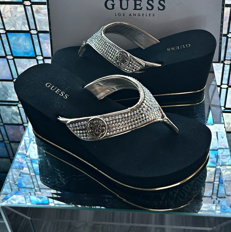 GUESS Women’s Black Wedge Platform Thong Sandals Rhinestone & Logo US 6 EU 36
