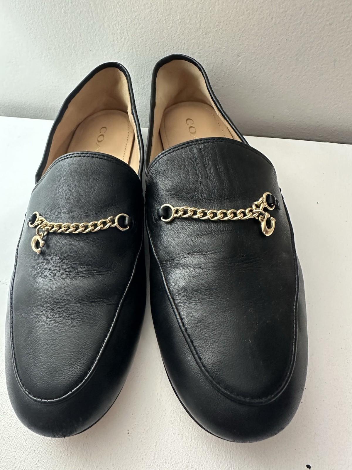 Coach Women’s Black Leather Loafer Flats Gold Chain Logo Slip-On 7.5