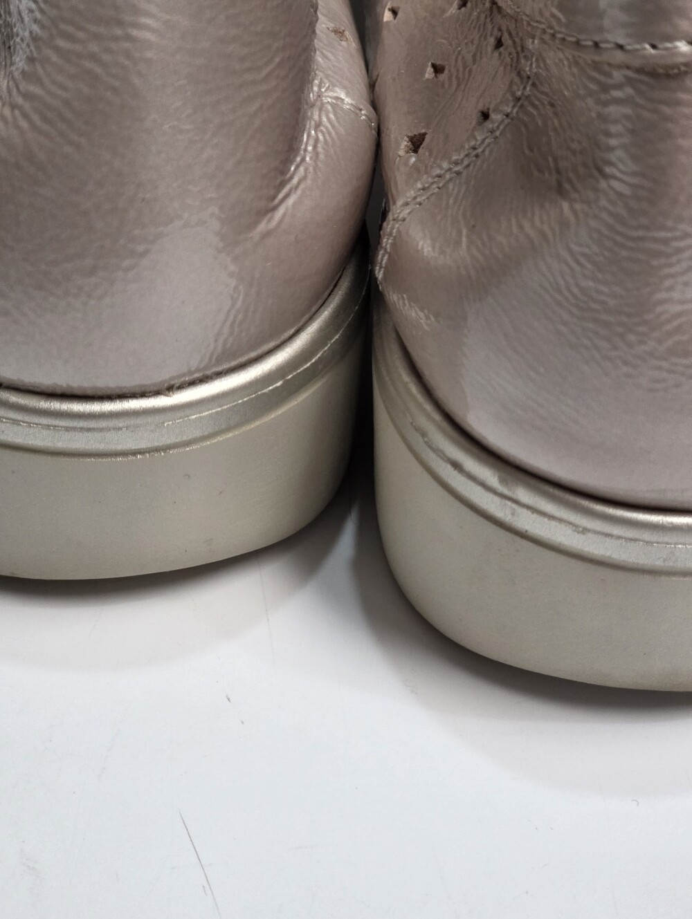 24 HRS Just Like Walking Barefoot Metallic Perforated Flats Loafers – Size 8.5