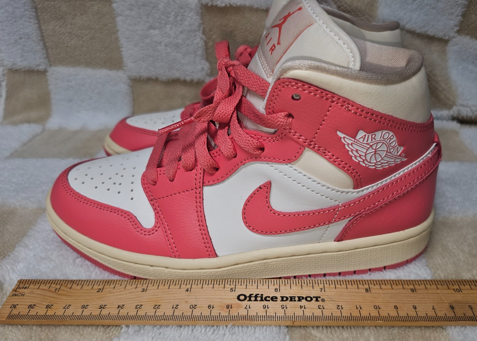 Size 7 – Air Jordan 1 Mid Guava Ice W