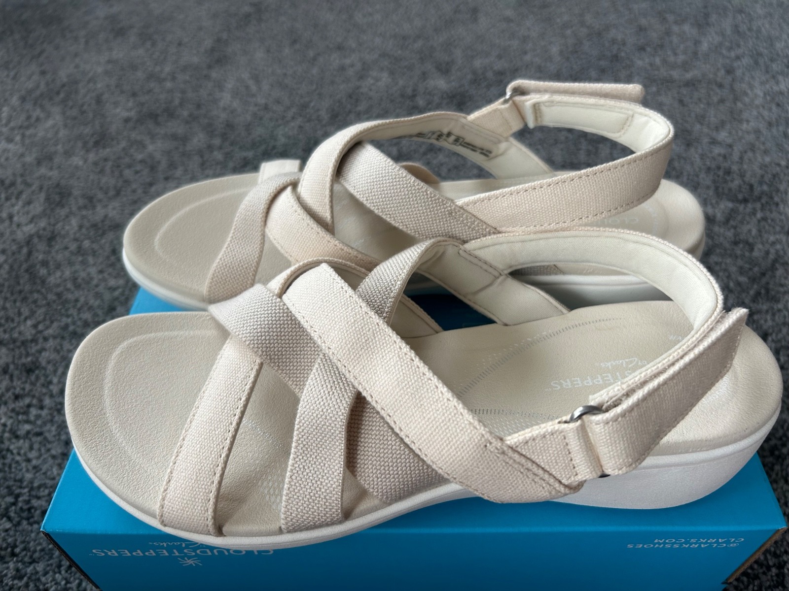 Clarks Cloudsteppers BreezeRae Ana Wedge Sandals Women’s 9.5 Cream New
