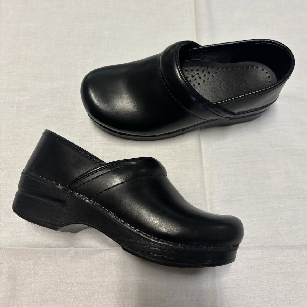 Dansko Professional Women’s Black Leather Slip-On Clogs Comfort US 5.5