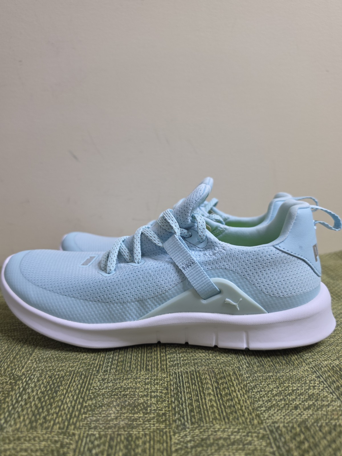 PUMA Light Blue Lace Up Memory Foam Golf Shoes. Ladies Sz 8