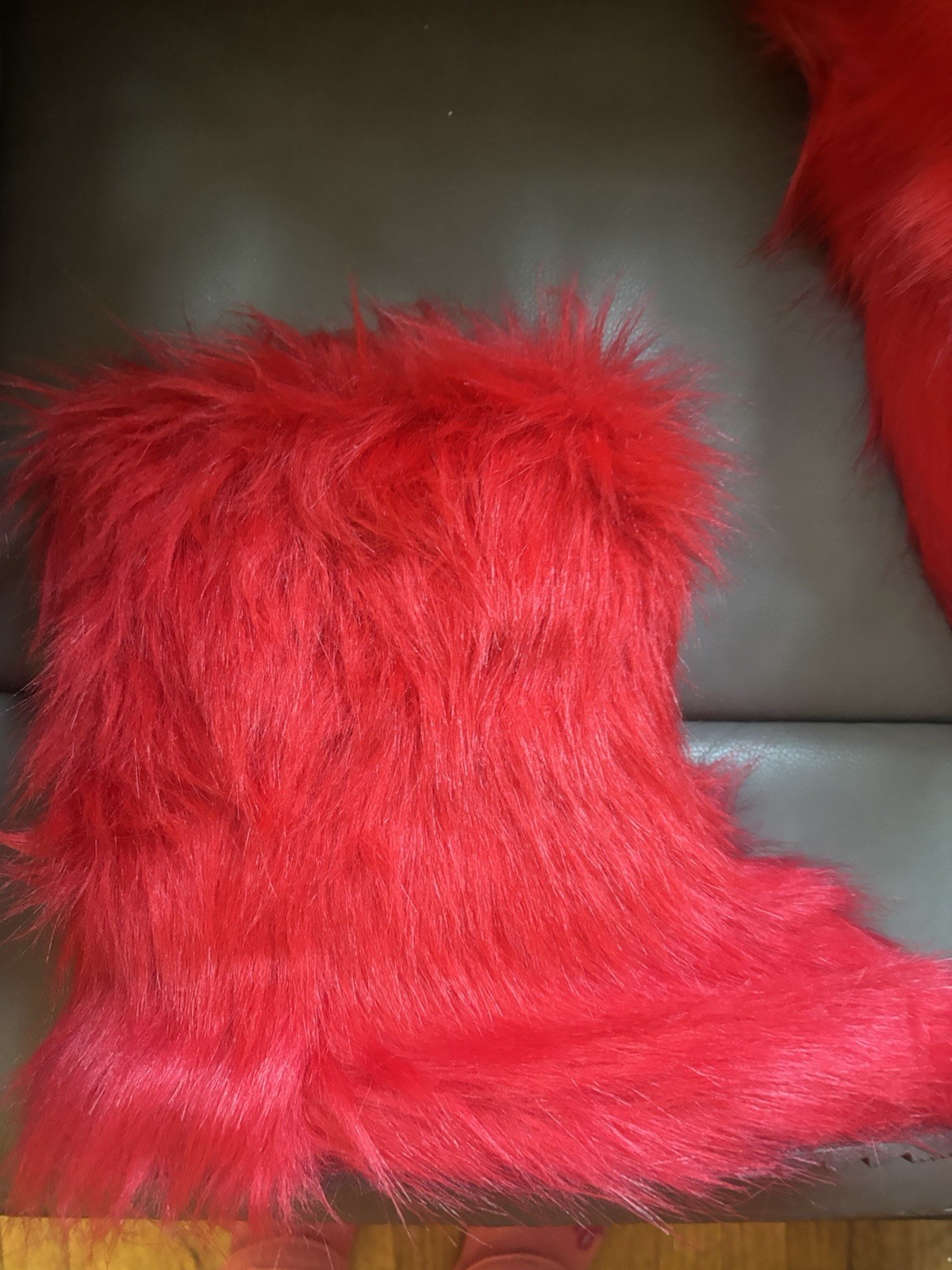 SHEN FUR RED BOOTS SIZE 44 ( BRAND New)