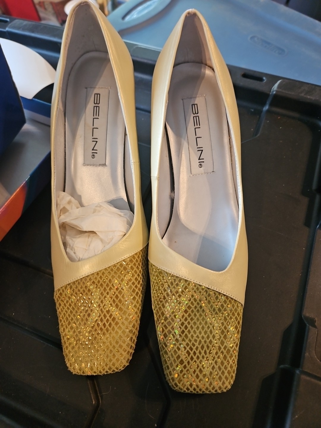Bellini Embossed Snake Shoes Heels Size 8.5 Gold EUC, NWT