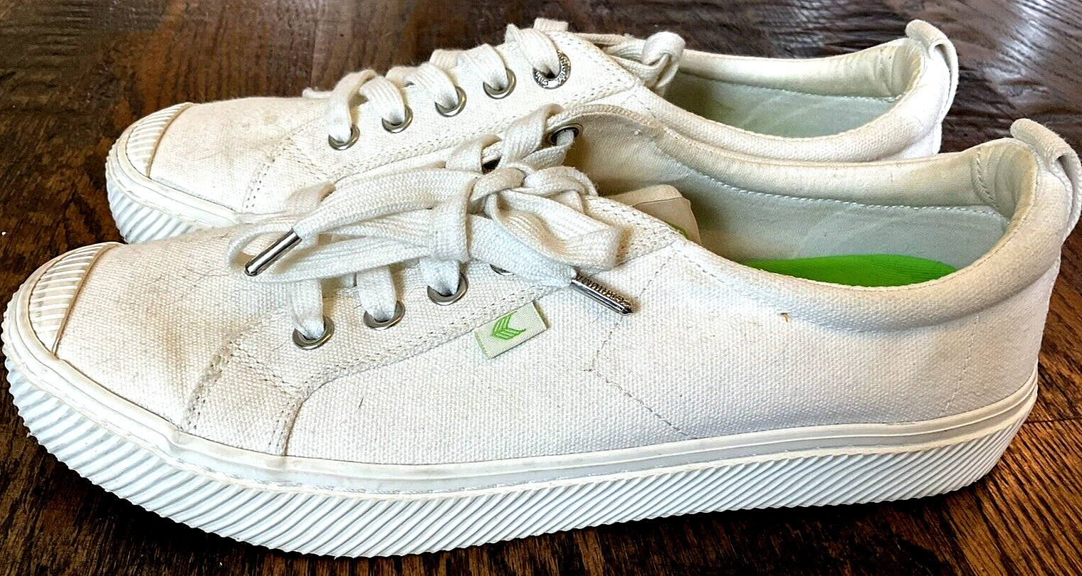 Cariuma Oca Low White Canvas Sneakers Shoes Comfort Lace Up Women 8.5 Men 7