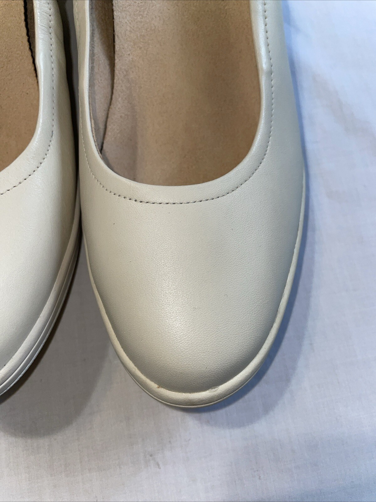 Vionic Wedge Womens Comfort Shoes Size 11 M Beige Leather Workwear Outdoors