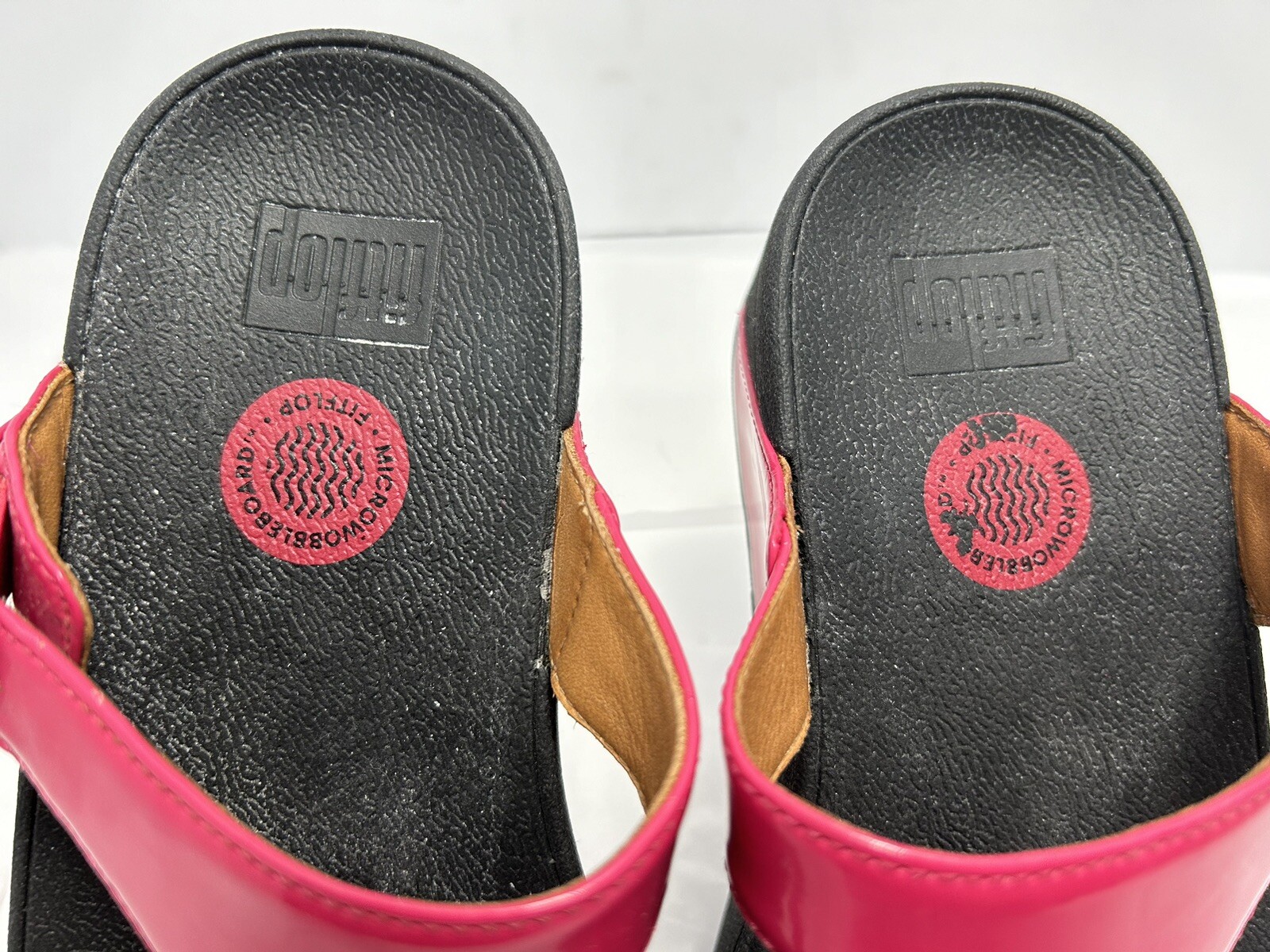 fitflop Womens Thong Sandals Size 5 Pink Patent Buckle Slip on #B