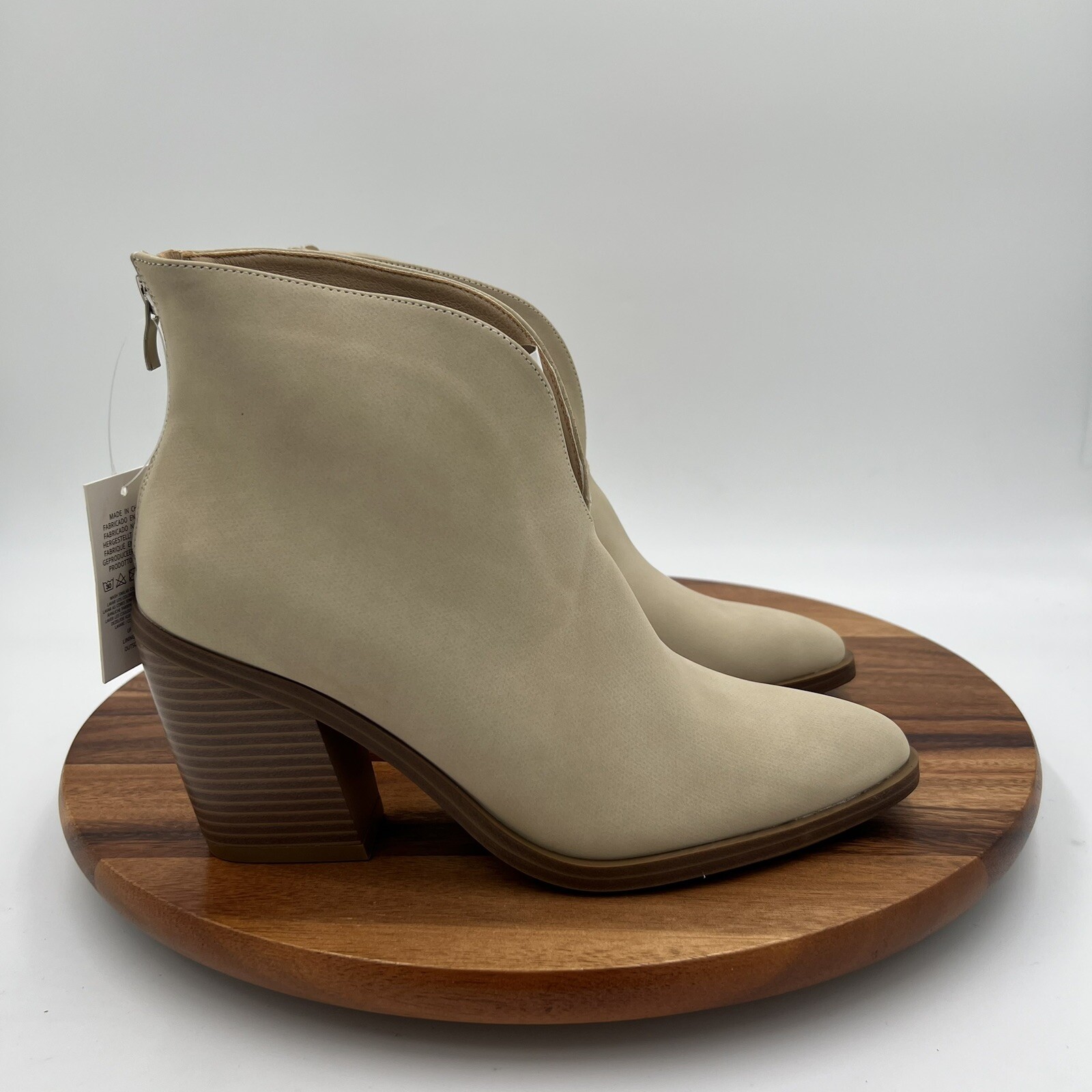Size 8 MYSOFT Women’s V Cut Out Chunky Stacked Heel Boot | JD04/BEIGE | Suede