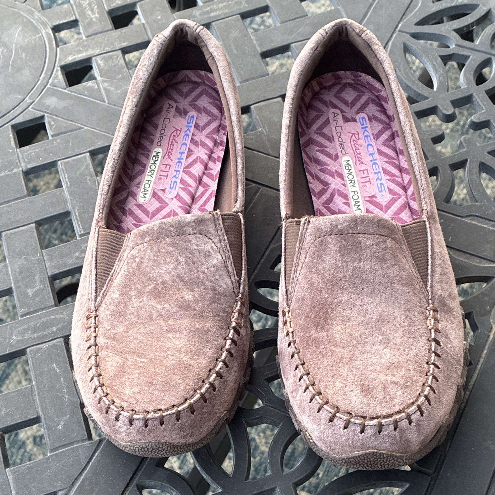 SKECHERS Relaxed Fit Women’s Memory Foam Slip-On Leather Loafer Brown 7