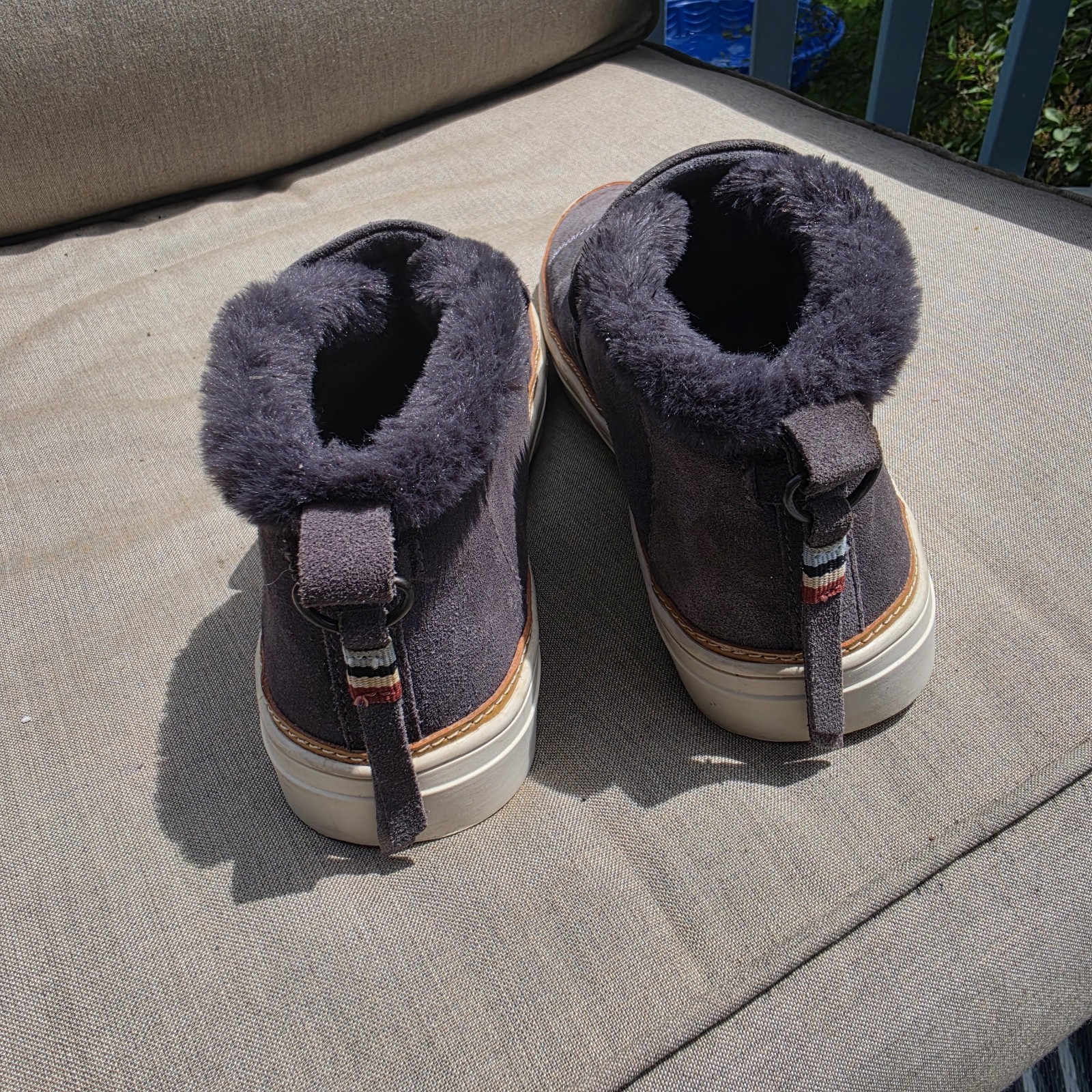TOMS Women’s Gray Suede Faux Fur Lined Slip-On Ankle Bootie Round Toe 10