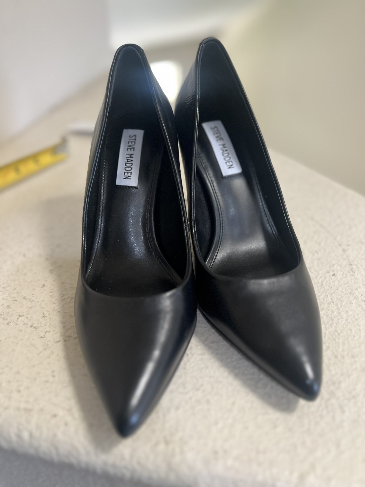 Steve Madden black Leather Pointed Toe Stiletto Pump Heels formal business 7.5