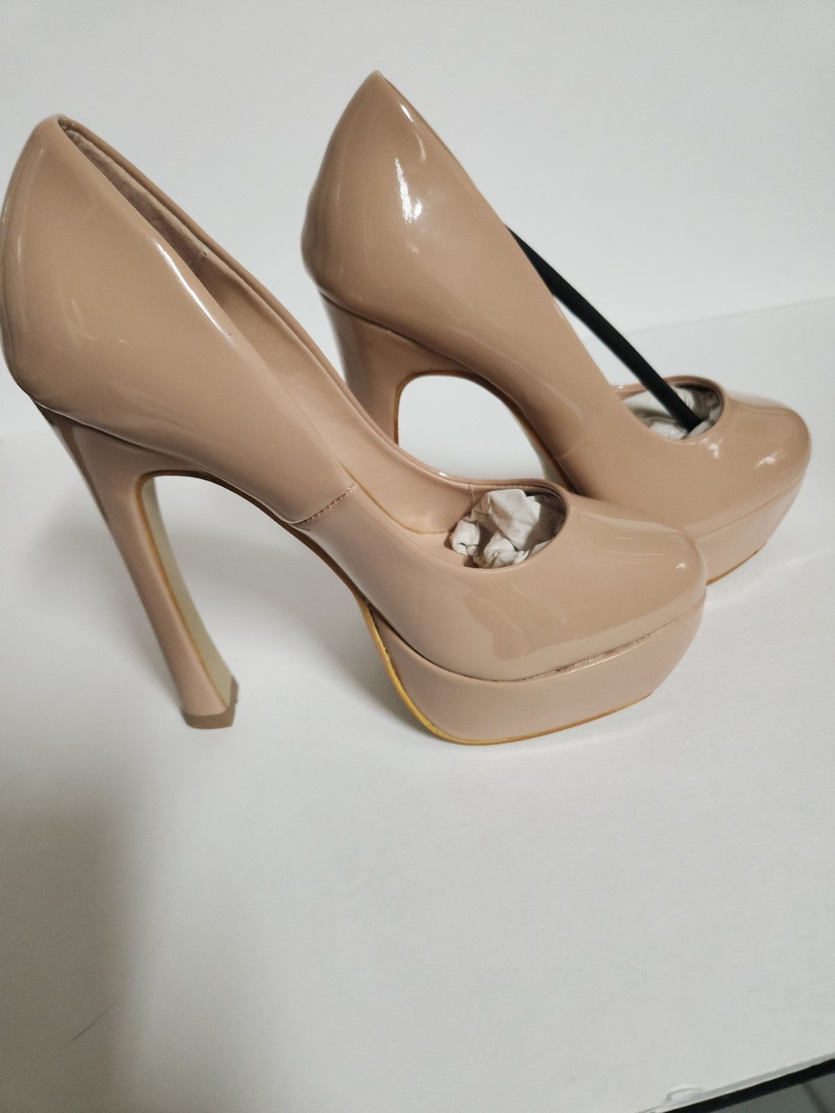 Mixx Shuz Nude Patent Round Toe Platform Pumps Heels Women’s Size 5.5