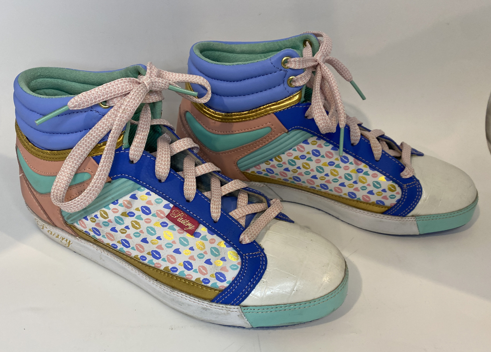 Love Pastry’s Women’s Shoes size 9 high tops Dance Hiphop Blue Green Pink Kisses