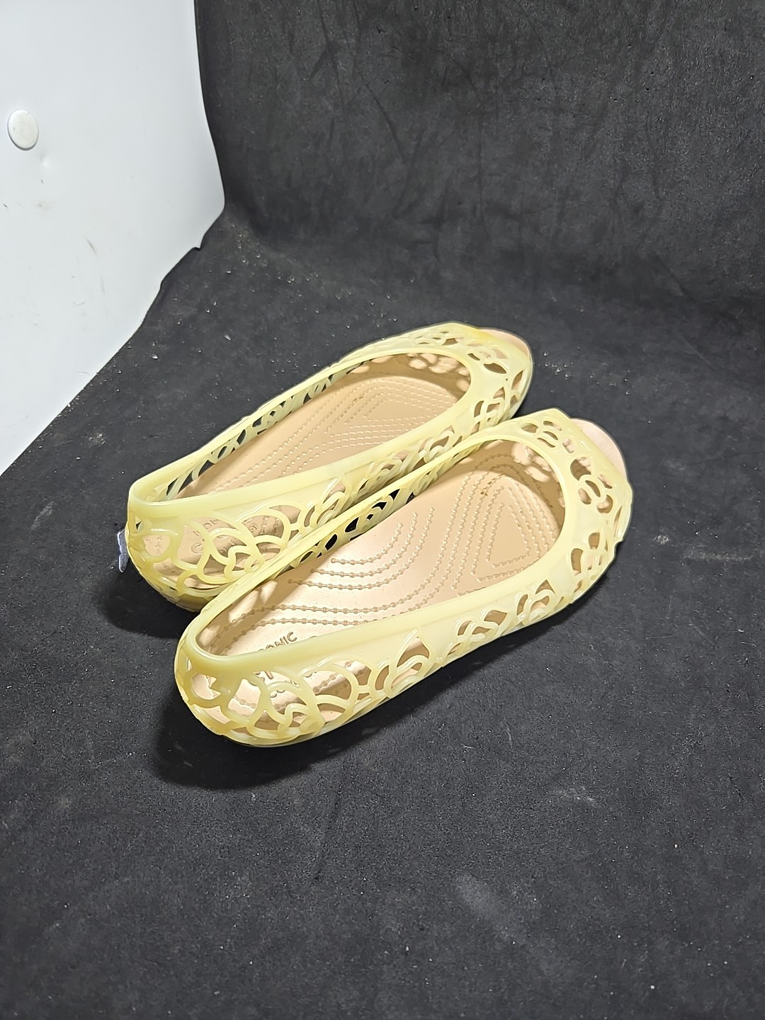 Crocs Isabella Jelly Flats Shoes Womens Sz 6 Open Toe Cutout FREE SHIPPING