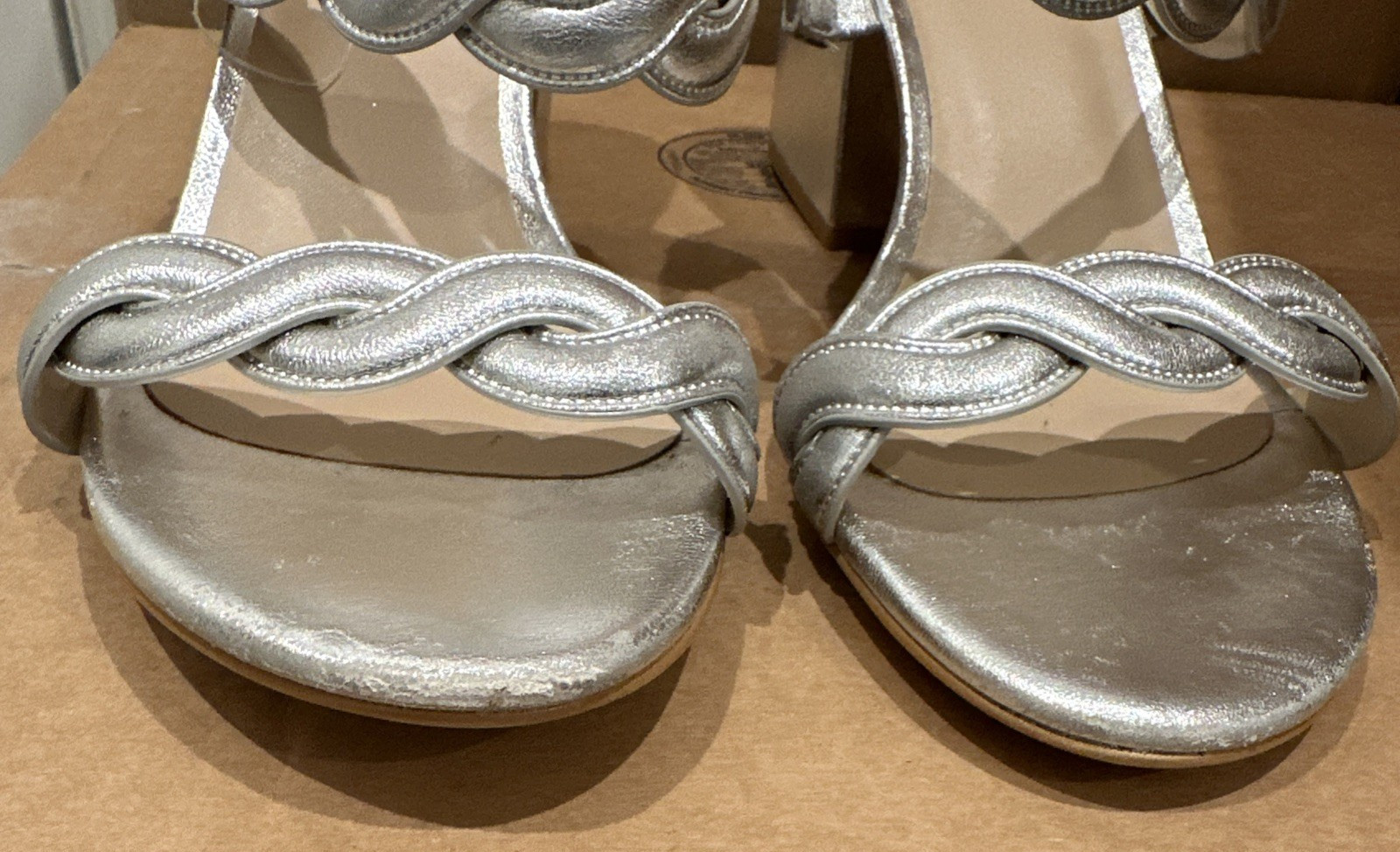 STUART WEITZMAN EU 40/ US 9.5 Twistie Block 75 Metallic Mule Platinum *FLAWED*