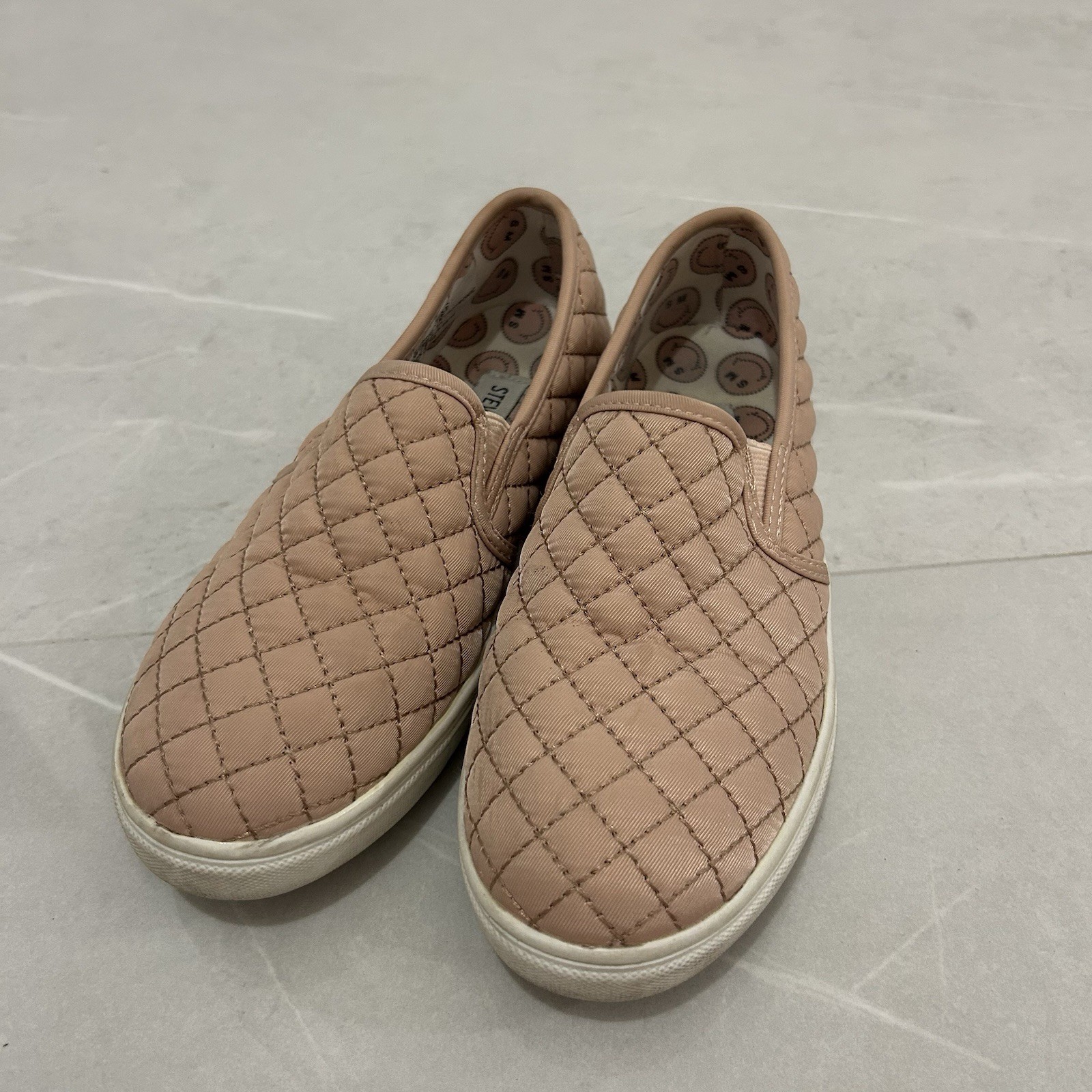 Steve Madden pink quilted slip on sneakers #sneakers #lifestyle kids size 3