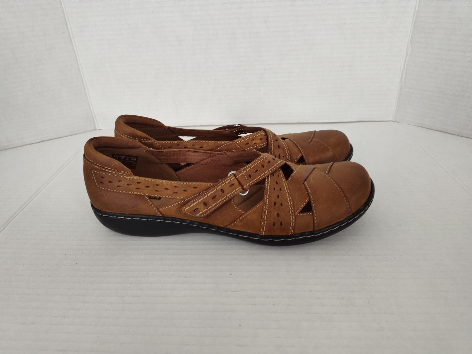 Clarks Womens Size 10N Ashland Leather Slip-On Casual Shoes Brown