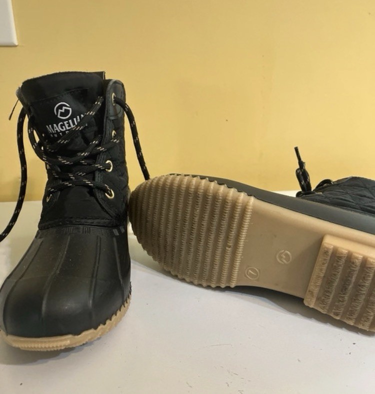 Magellan Outdoors Women’s Quilted Lace Up Boots Black Textile Size 7 177851