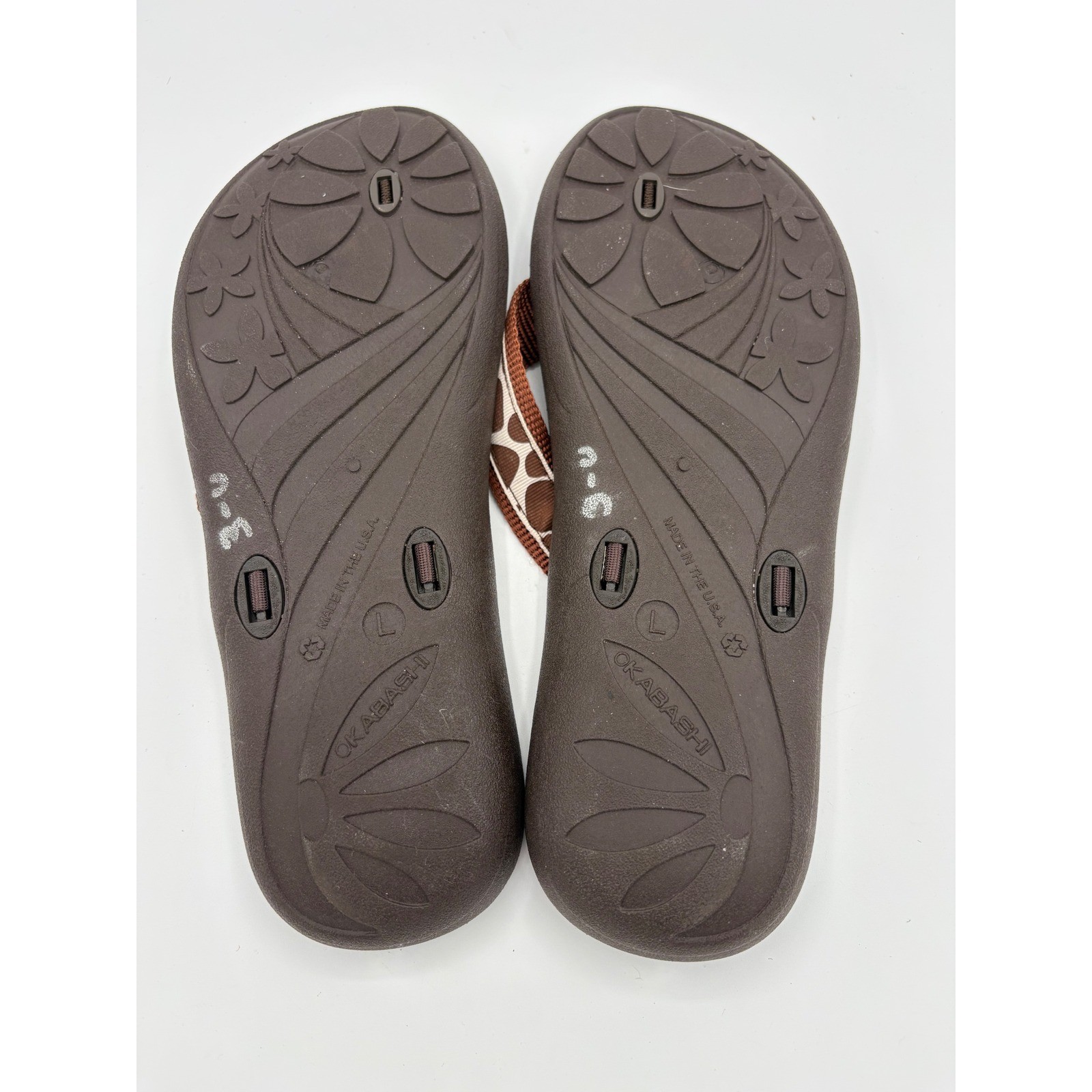 Okabashi Womens Brown Giraffe Animal Print Flip Flop Sandals Size L 9-10 USA