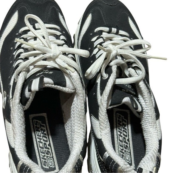 Skechers Womens Black White Sport Shoes sz 8 Activewear Outdoor Casual Trendy