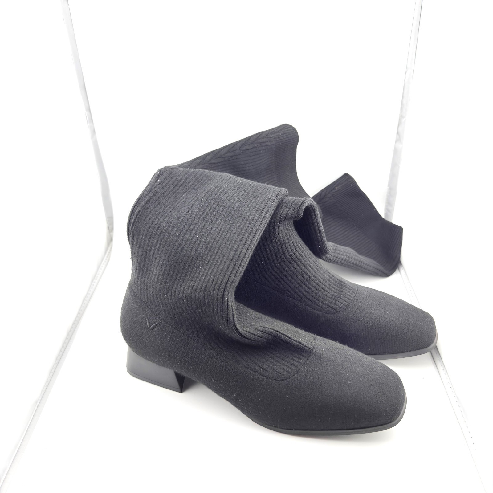 Vivaia Women’s Tara Pro Wool Knee-High Water RPT Boots Black Size 39 NIB USA 8