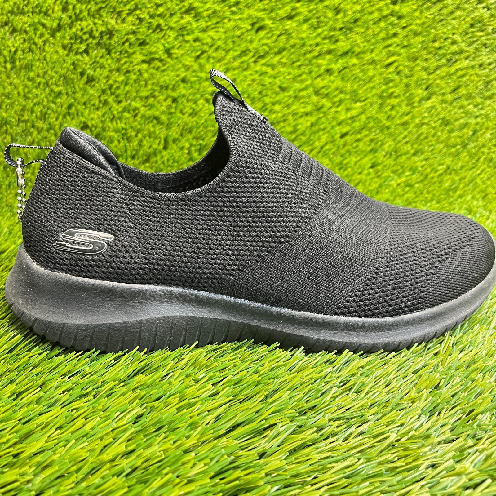 Skechers Ultra Flex-First Take Womens Size 8.5 Black Athletic Shoes Sneakers