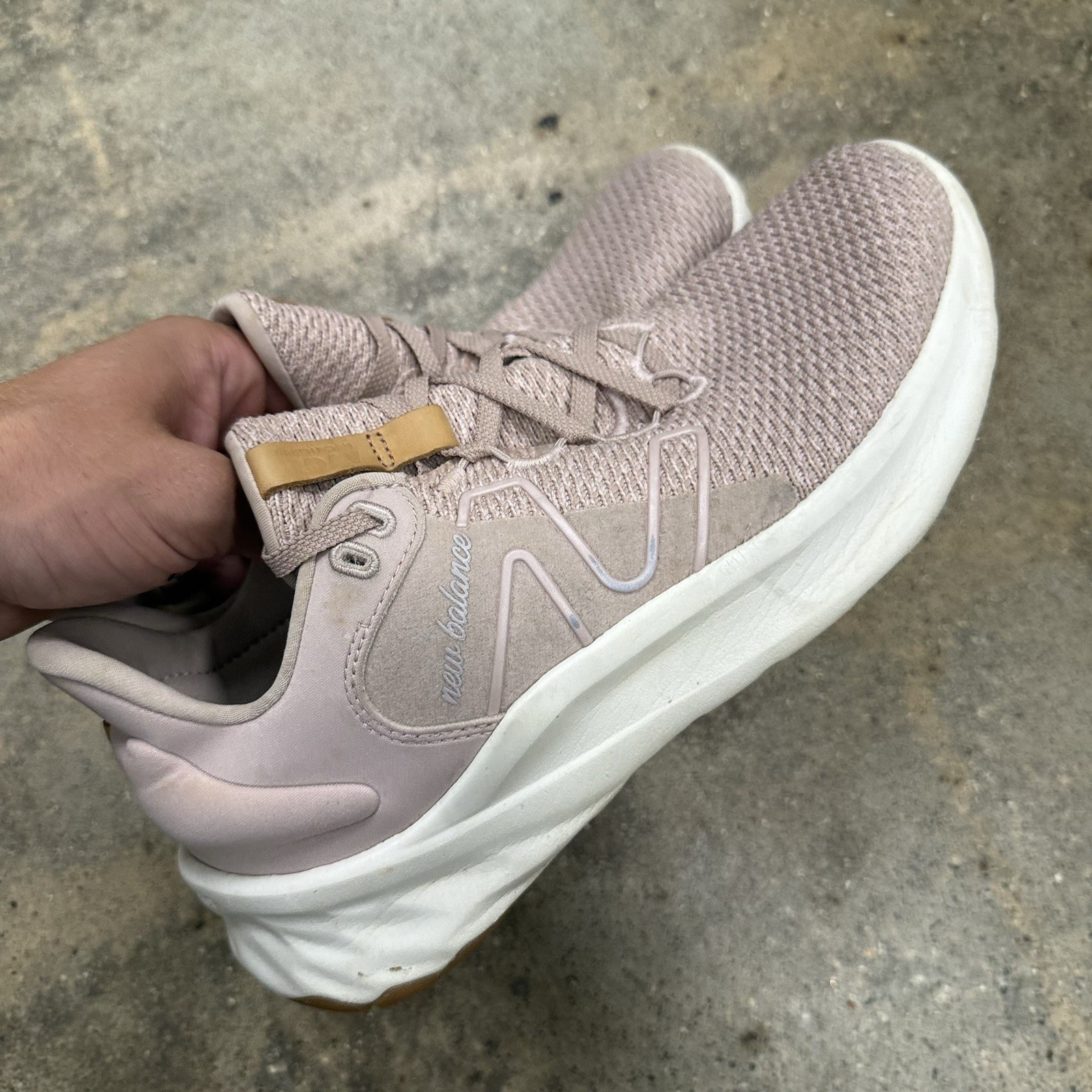 New Balance Womens Fresh Foam Roav V2 Running Shoe Size 9 Space Pink Sneaker