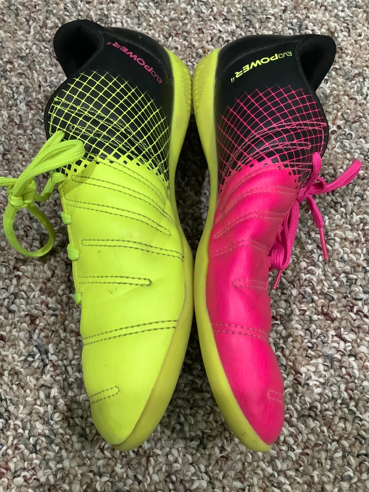 PUMA Evo power 4 Soccer shoes indoor 5 C Pink Yellow black flat sneakers play